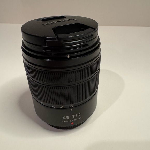 Panasonic Lumix Black Lens 45-150mm - Picture 1 of 5